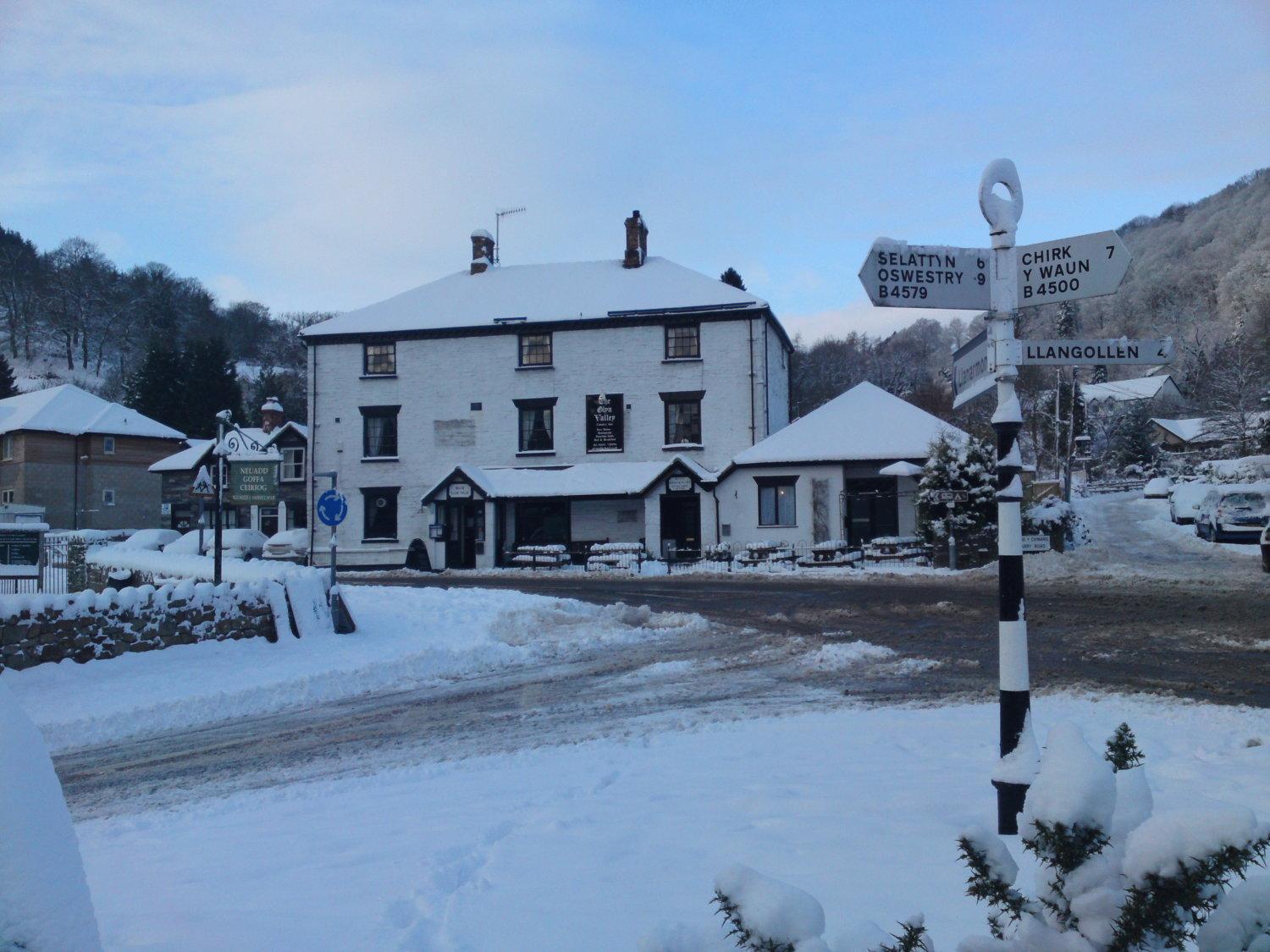 Llansantffraid Glyn Ceiriog Oyo Glyn Valley Hotel מראה חיצוני תמונה