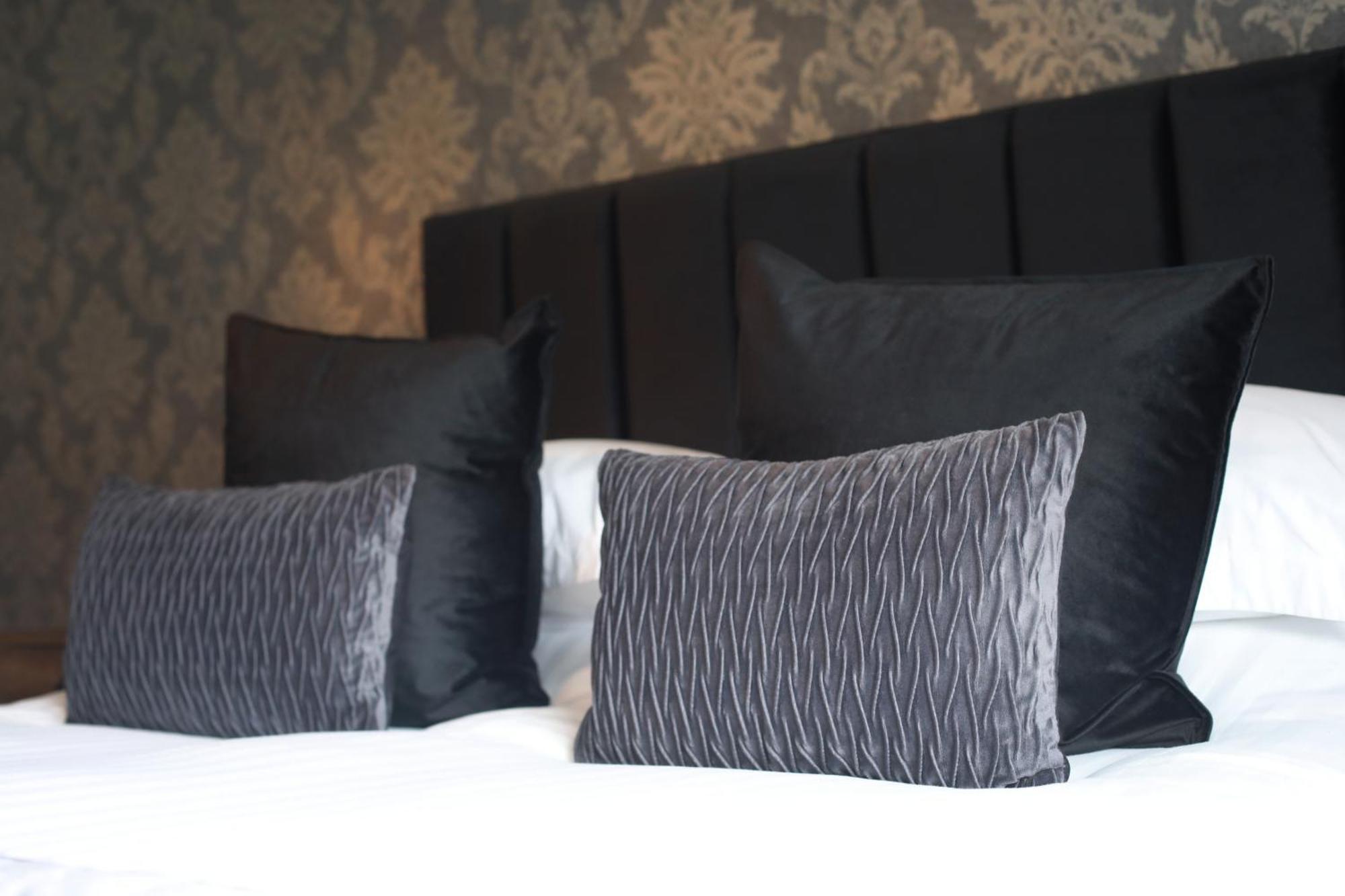 Llansantffraid Glyn Ceiriog Oyo Glyn Valley Hotel מראה חיצוני תמונה